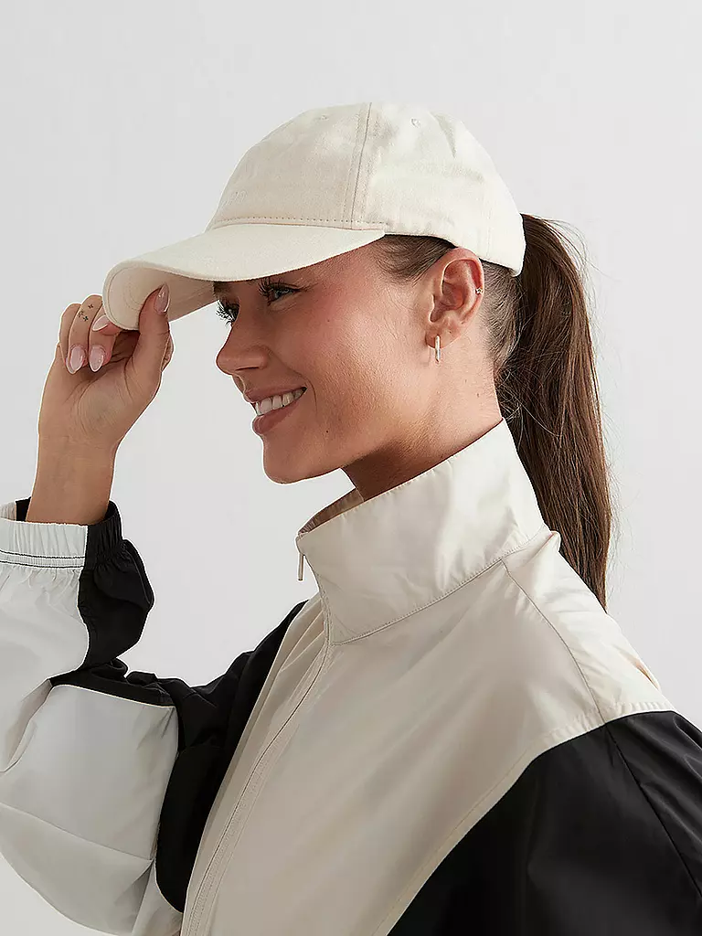 AIM'N | Cappellino da donna con logo piccolo | Beige