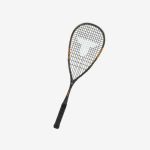 Ein schwarzer Squash-Schläger mit einem orangefarbenen Akzent und einem T-förmigen Logo auf den Saiten, isoliert auf einem weißen Hintergrund.