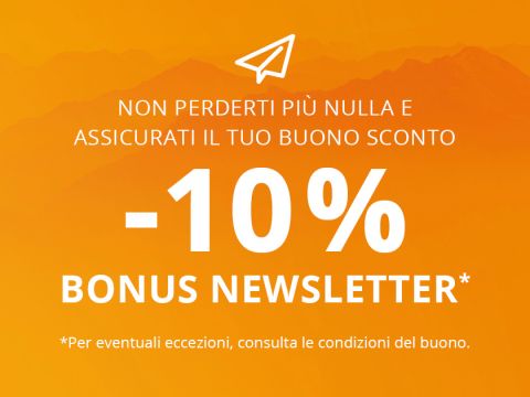 Sfondo arancione con un'icona di aeroplanino di carta. Il testo bianco recita: "Non perderti più nulla e assicurati il tuo buono sconto -10% Bonus Newsletter*". Nel testo in piccolo sottostante sono indicate eccezioni e condizioni.
