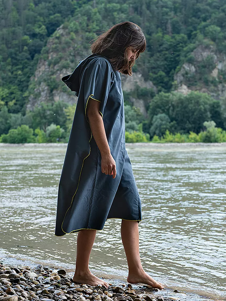 COCOON | Telo da spiaggia Poncho Ultralight in microfibra | Grigio