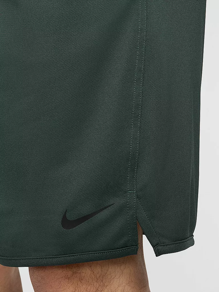 NIKE | Herren Fitnessshort Dri-FIT Totality | Oliva