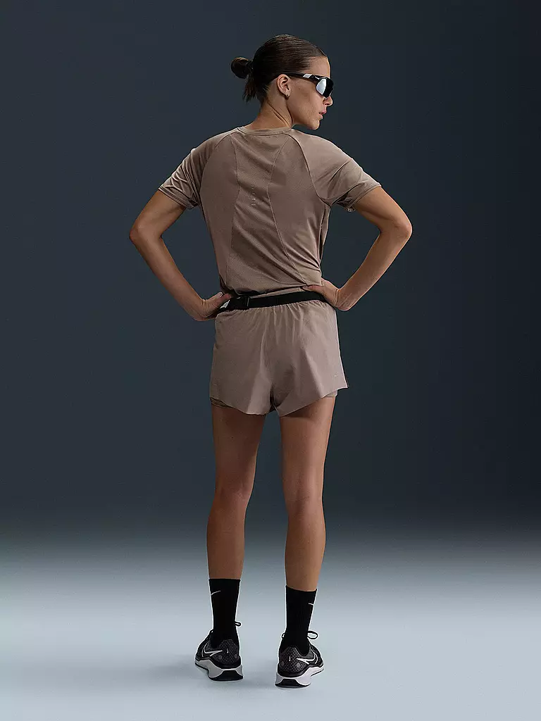 NIKE | Maglietta da running Swift da donna | Marrone