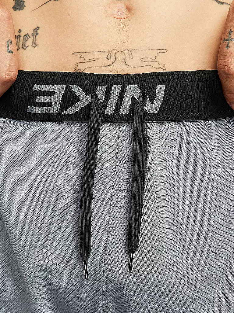NIKE | Pantaloncini da fitness da uomo Dri-FIT Totality | Grigio