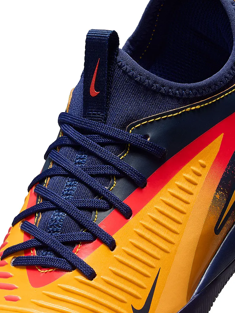 NIKE | Scarpe da calcetto indoor da bambino 6 Low Academy Erling Haaland | 