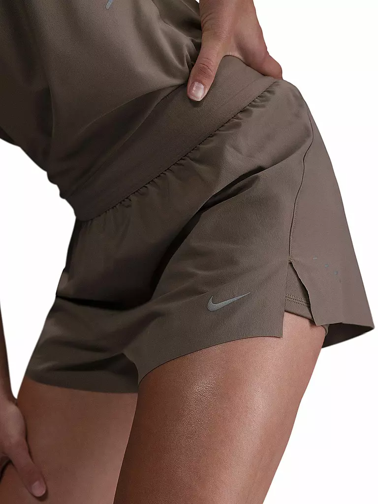 NIKE | Short da running Swift da donna | Marrone