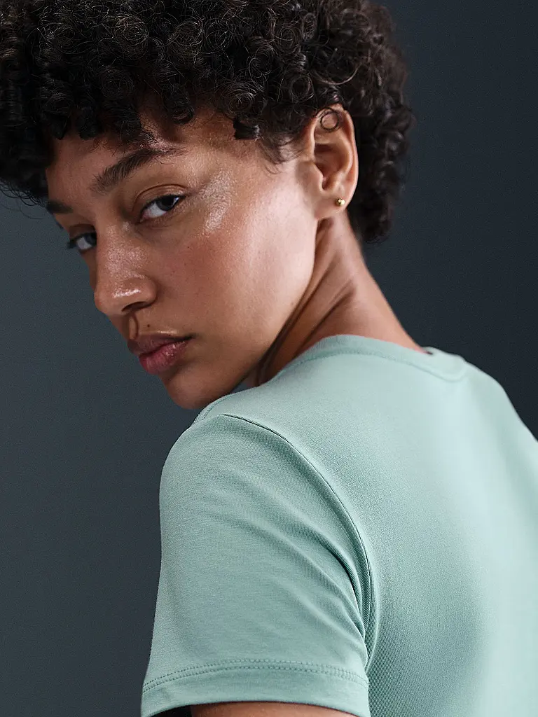 NIKE | T-shirt da donna Sportswear Chill Knit |