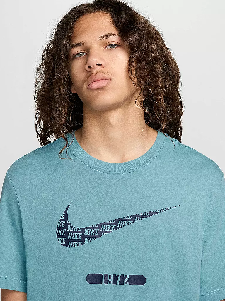 NIKE | T-shirt da uomo NSW Swoosh | Blu chiaro