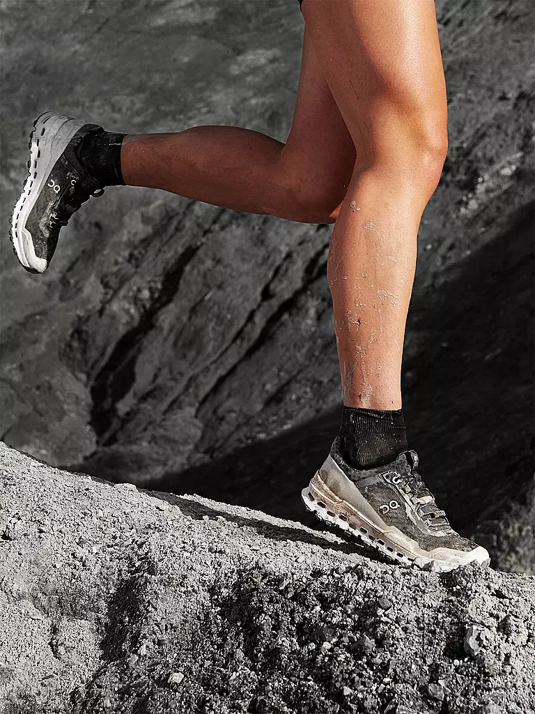 ON | Damen Traillaufschuhe Cloudultra BLACK / WHITE | Nero