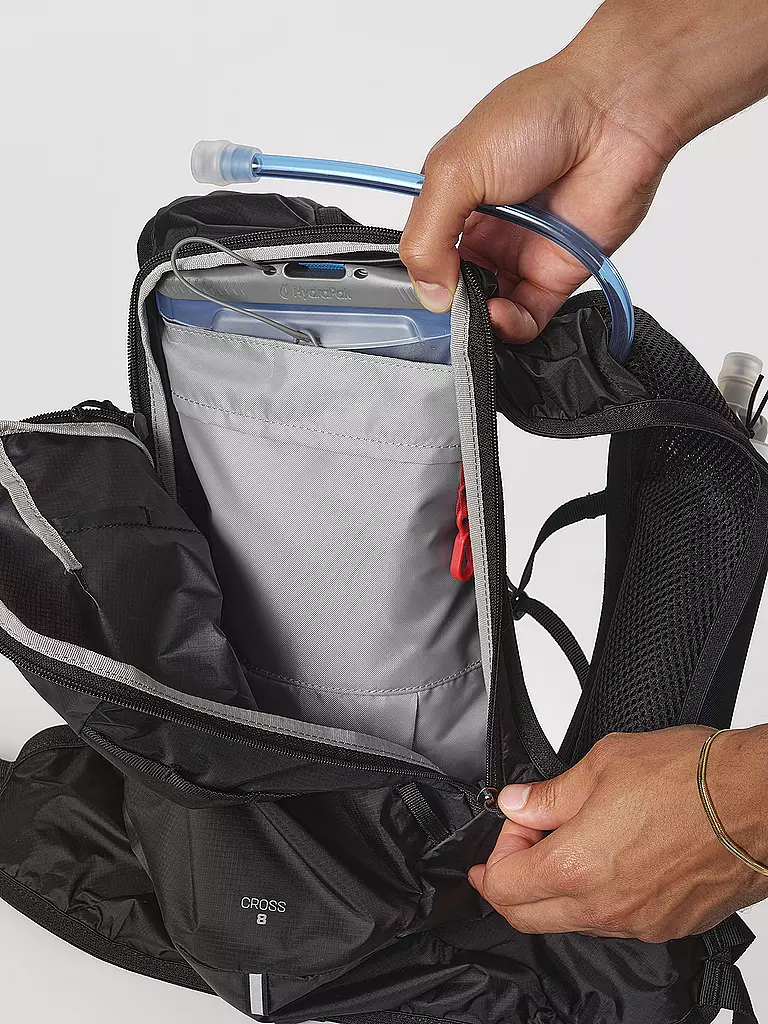 SALOMON | Zaino da idratazione Cross 8 8L |